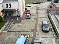 20160921 125034 resized  Prace  przy renowacji głównego witrażu w kościele II etap i prace brukarskie na palcu przy plebani i kościele